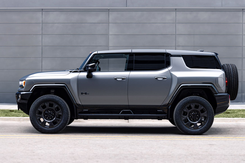Le SUV GMC Hummer EV 2026 en &eacute;dition sp&eacute;ciale Carbon Fiber